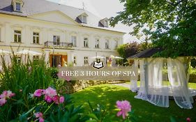 Zámeček Petrovice - free wellness 3h